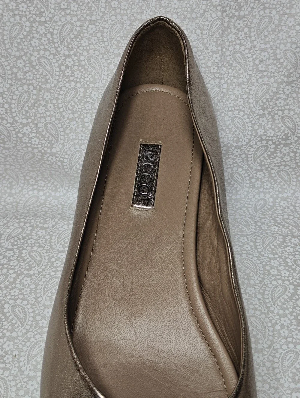 ECCO Women's Owando Button Light Metallic Gold Slip On Flats Comfort Women 7-7.5
